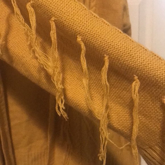 Sweaters Sweaters - Picture 5 of 6